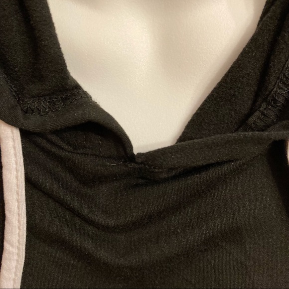 Streetwear Soc. | Cropped Hoodie - Picture 7 of 9